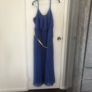 Flowy, pleated blue and white polka dot maxi dress